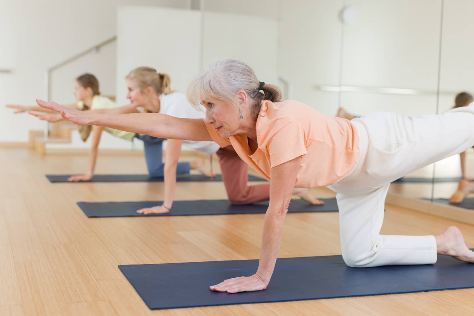 Seniors : 10 exercices pour améliorer l’équilibre | Institut de Kinésithérapie | Paris